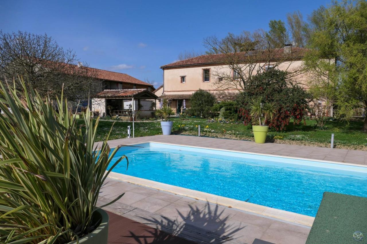 Domaine De L'Ile - Gites Et Chambres D'Hotes Castelsarrasin Exteriör bild